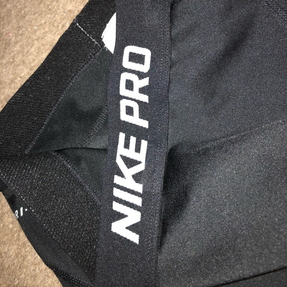 Women’s Cropped NIKE leggings. size- small - Picture 3 of 5
